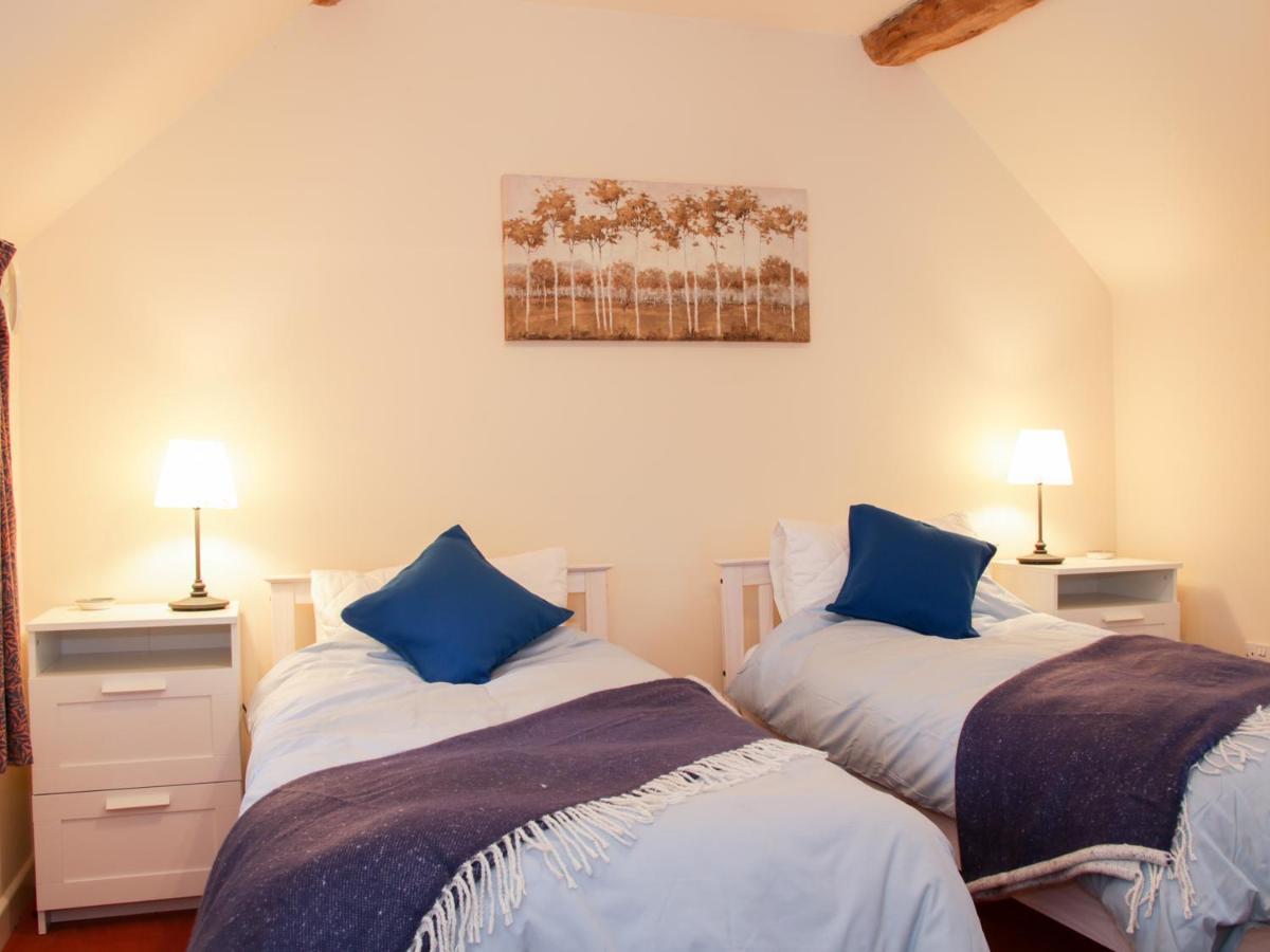Cream Door Cottage Кидерминстър Екстериор снимка